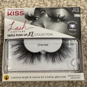 Kiss Chemise Lashes